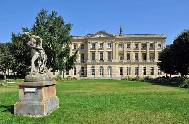 Bordeaux (France): the Palais Rohan, seen from the garden