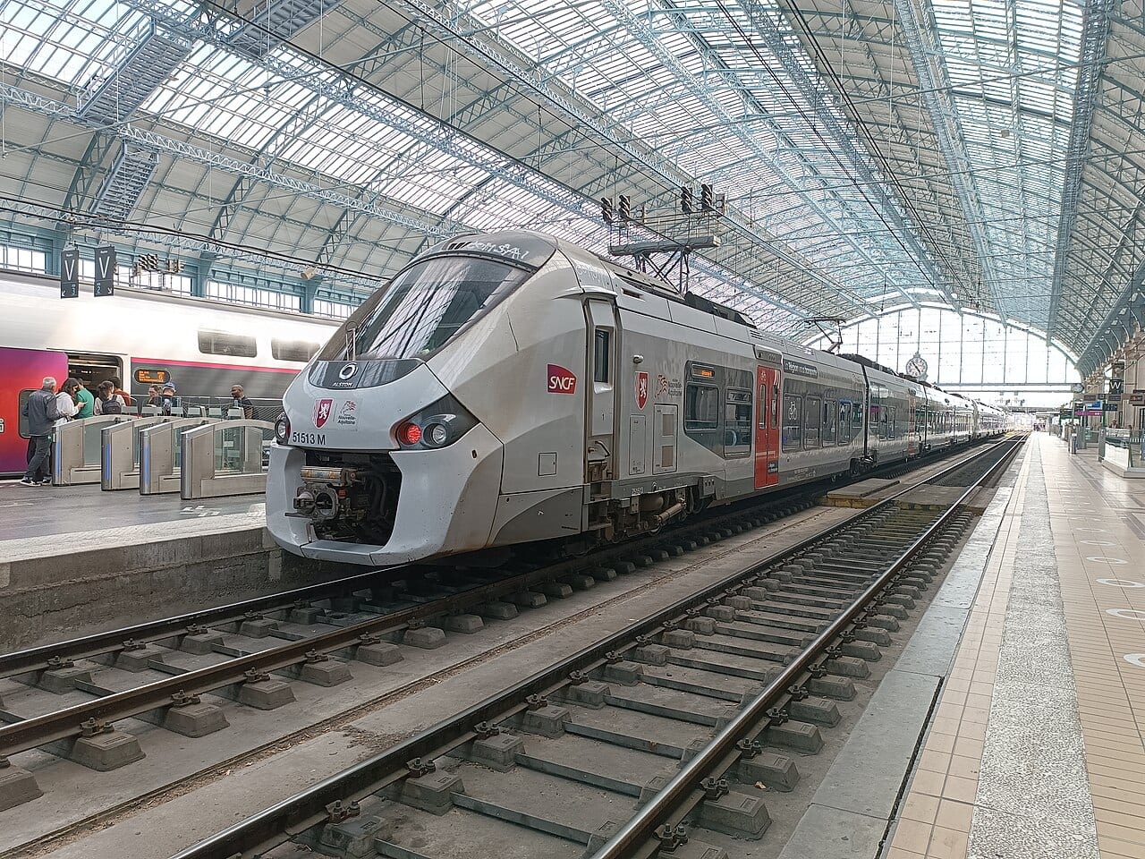 Régiolis Z51513 de la région Nouvelle-Aquitaine en gare de Bordeaux St Jean
