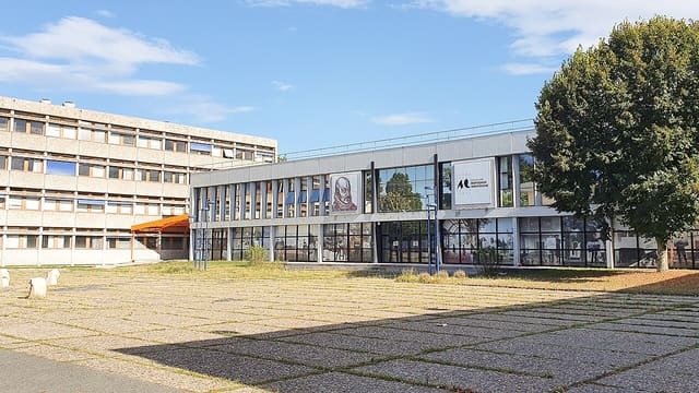 Bordeaux Montaigne University - Administration Building (summer 2020)