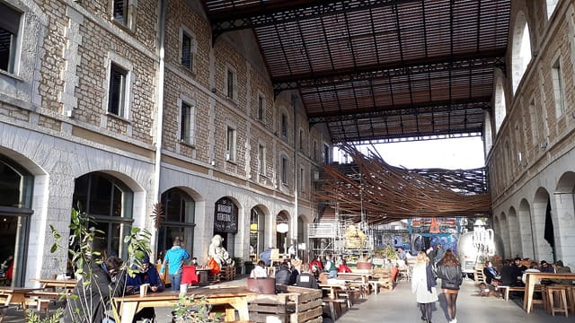 Magasin général de l'écosystème Darwin à Bordeaux (ancienne caserne Niel), 22 novembre 2021.