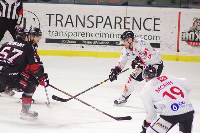 Photo d'archive : hockey sur glace