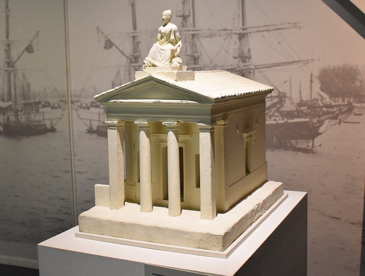 Octroi du pont de Bordeaux, maquette des anciens pavillons présents à l'entrée du pont de pierre à Bordeaux et détruits en 1953, Musée d'Aquitaine